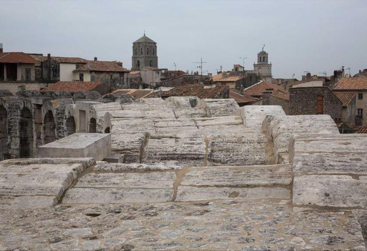 Superbe Appartement Avec Vue Arles Luaran gambar