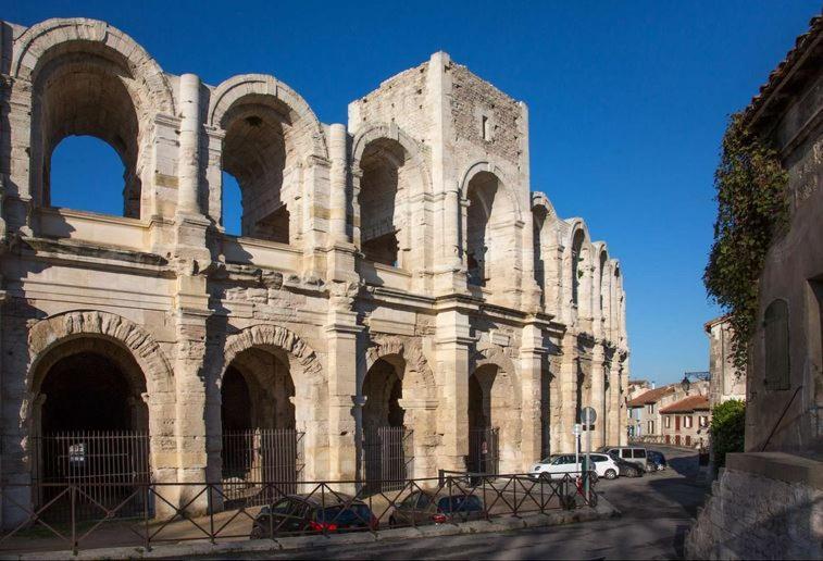 Superbe Appartement Avec Vue Arles Luaran gambar